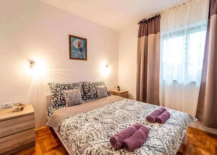 Apartment Silvija Pula 아파트 풀라